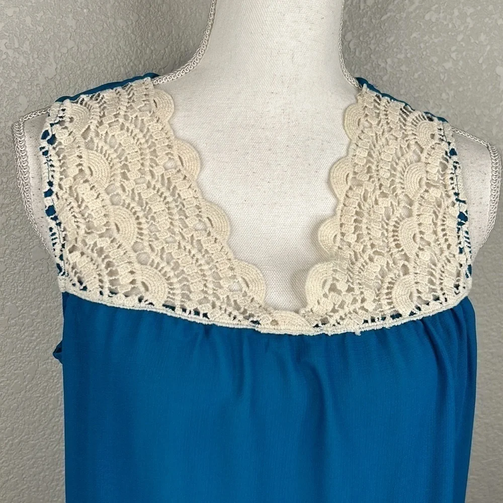 Bella du Jour Turquoise Embroidered Sleeveless Top Size Large - Picture 2 of 6